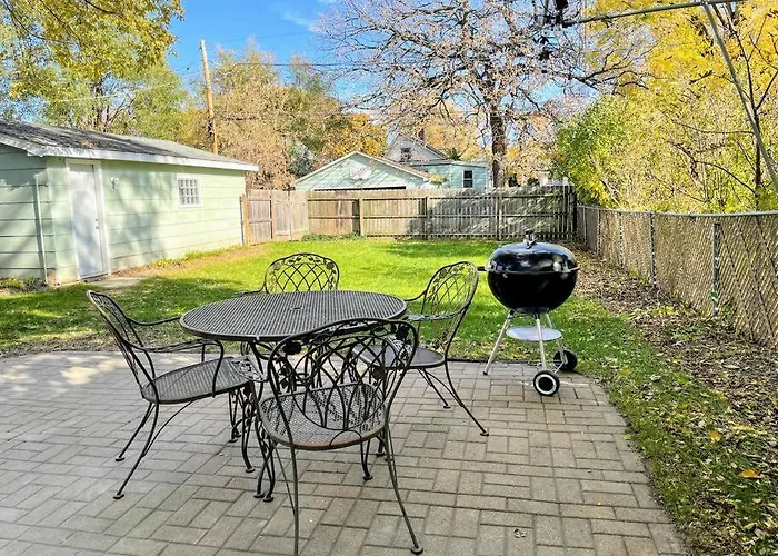 *king Bed/3bds House Near Naval Base & 6flags* Apartment Waukegan
